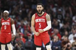 Kaiyun开云APP下载包含休斯敦火箭今晨复出首秀；志在欧超杯名次提升；震撼外界；更衣室氛围转暖的词条