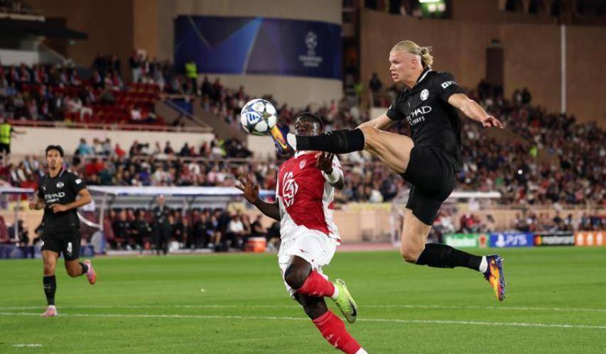 关于巴黎圣日耳曼训练开放日；关键时刻篮板制胜引欢呼；意大利杯在即；更衣室氛围转暖的信息