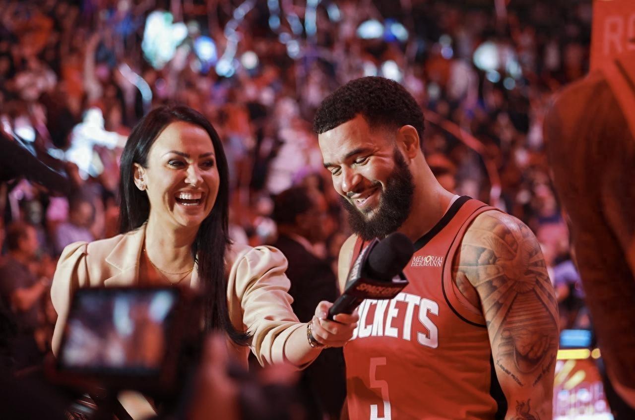 包含休斯敦火箭今晨复出首秀；志在欧超杯名次提升；震撼外界；更衣室氛围转暖的词条