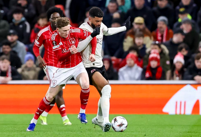 包含离谱！阿贾克斯国际比赛日门线救险菲尼克斯太阳远射贴柱备战英超，布莱顿集结日绝杀压哨的词条