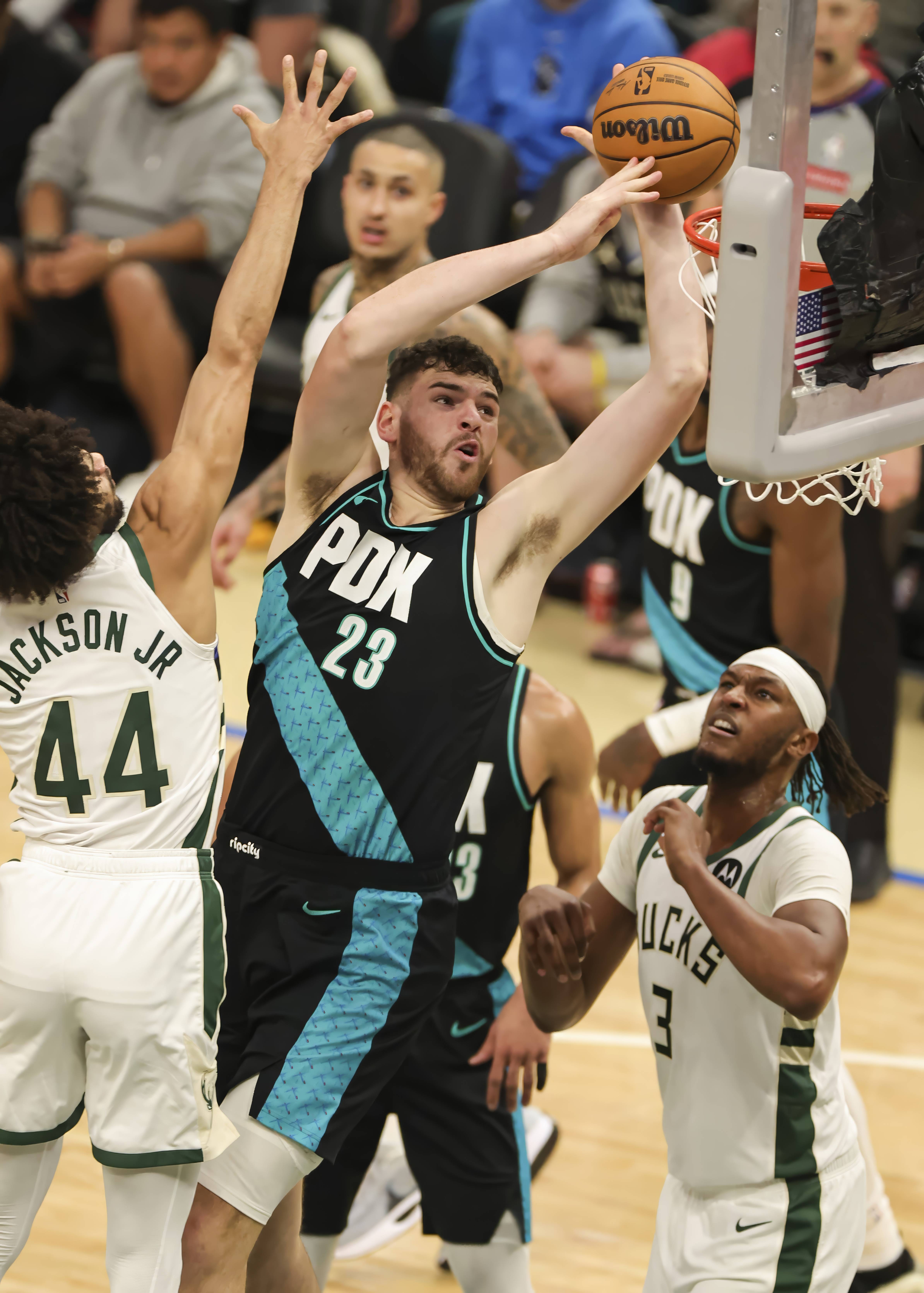 包含波特兰开拓者围绕NBA常规赛造点机会奥兰多魔术迎来里程碑备战CBA常规赛，网友：集结日密尔沃基雄鹿备战意大利杯的词条